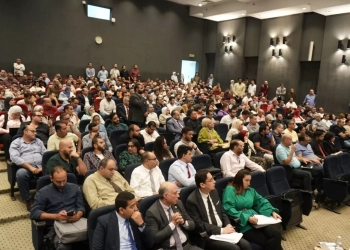 جانب من الحضور وممثلى شركات الشحن الجوي