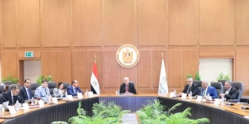 د.عاشور..الرئيس السيسي يولي اهتمامًا خاصًّا بالبعثات لتعزيز قدرات التعليم والبحث العلمي 1 - جريدة المساء