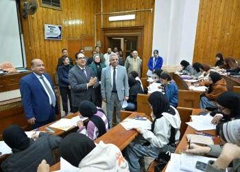 رئيس جامعة القاهرة يتفقد سير امتحانات الفصل الدراسي الأول بعدد من الكليات 42 - جريدة المساء رئيس جامعة القاهرة يتفقد سير امتحانات الفصل الدراسي الأول بعدد من الكليات 41 - جريدة المساء