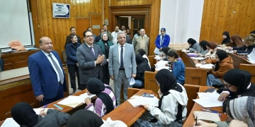 رئيس جامعة القاهرة يتفقد سير امتحانات الفصل الدراسي الأول بعدد من الكليات 1 - جريدة المساء