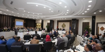 محافظ أسوان يتابع نتائج جهود مديرية الطب البيطرى لمكافحة مرض السعار 1 - جريدة المساء