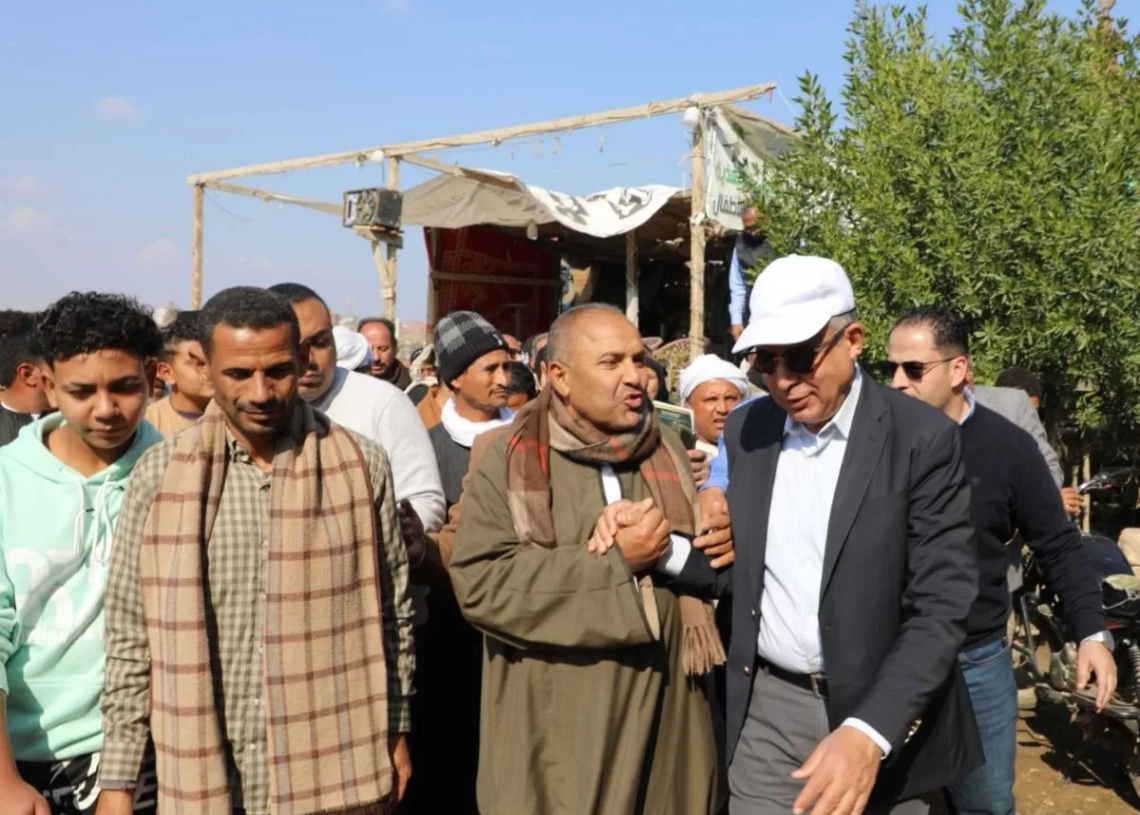 محافظ المنيا يستمع لمطالب أهالي شارونة بمغاغة ويوجه بتلبية احتياجات المواطنين 20 - جريدة المساء محافظ المنيا يستمع لمطالب أهالي شارونة بمغاغة ويوجه بتلبية احتياجات المواطنين 19 - جريدة المساء