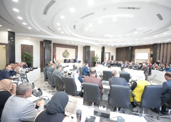 محافظ أسوان يوافق على عدد من الطلبات لتطوير أداء الجهاز التنفيذى وخدمة المجتمع الأسوانى بالشكل المطلوب 21 - جريدة المساء