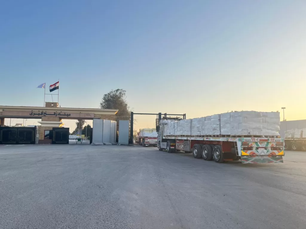 الهلال الأحمر يدخل 9700 طن مساعدات إنسانية وشتوية لأهل غزة 5 - جريدة المساء