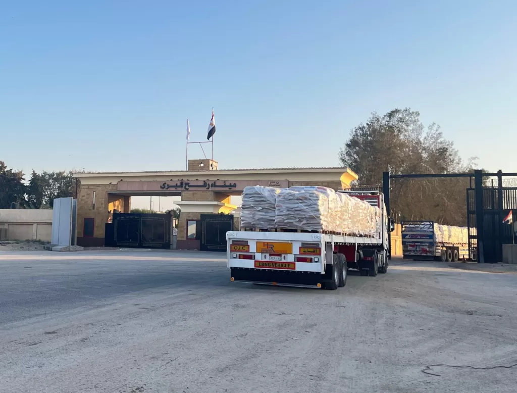 الهلال الأحمر يدخل 9700 طن مساعدات إنسانية وشتوية لأهل غزة 9 - جريدة المساء