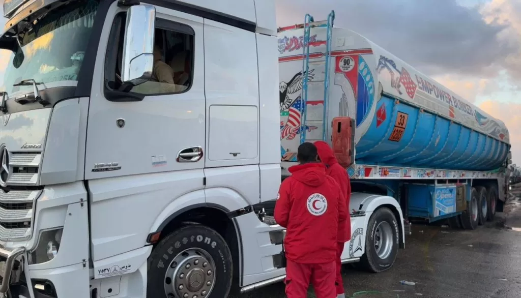 القافلة الـ 95 تكسر برد الشتاء فى غزة بـ 11 ألف خيمة وآلاف الأطنان من المساعدات 20 - جريدة المساء القافلة الـ 95 تكسر برد الشتاء فى غزة بـ 11 ألف خيمة وآلاف الأطنان من المساعدات 19 - جريدة المساء