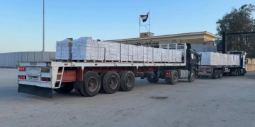 الهلال الأحمر المصرى يدفع بزاد 101 لأهل غزة