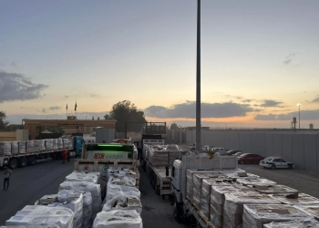 الهلال الأحمر المصرى يدفع بزاد 99 لأهل غزة