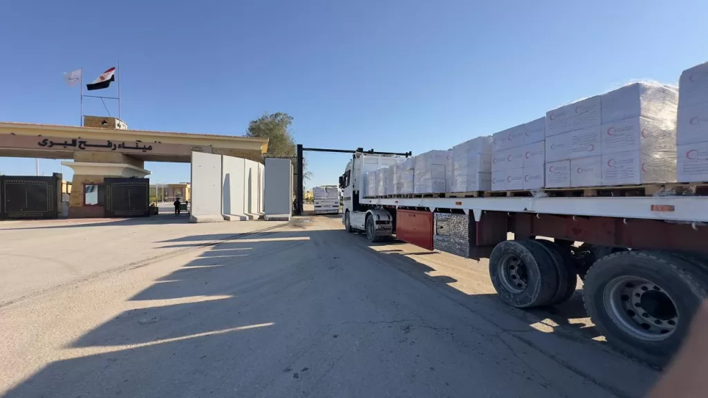 الهلال الأحمر يعزز دعم غزة بـ 305 ألف سلة غذائية و 33 ألف بطانية 25 - جريدة المساء