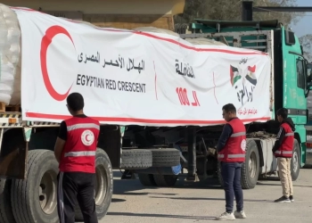 الهلال الأحمر المصري يطلق القافلة المئة زاد العزة لدعم غزة