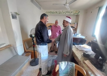 رئيس منطقة البحر الأحمر الأزهرية يتفقد الديوان ويشيد بالانضباط الإداري 29 - جريدة المساء