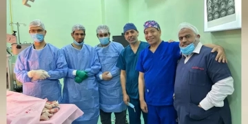 أطباء وحدة جراحة الوجه والفكين بسوهاج الجامعى ينجحون فى مناظرة 9600 مريض واجراء1200 عملية جراحية عام 2025 1 - جريدة المساء