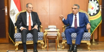 محافظ الدقهلية يستقبل وزير الاتصالات لدفع التحول الرقمي بالمحافظة 2 - جريدة المساء محافظ الدقهلية يستقبل وزير الاتصالات لدفع التحول الرقمي بالمحافظة 1 - جريدة المساء
