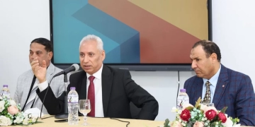 فرحات يجتمع بأعضاء هيئة التدريس بكلية الفنون الجميلة استعداداً لليوبيل الذهبي لجامعةالمنيا. 1 - جريدة المساء