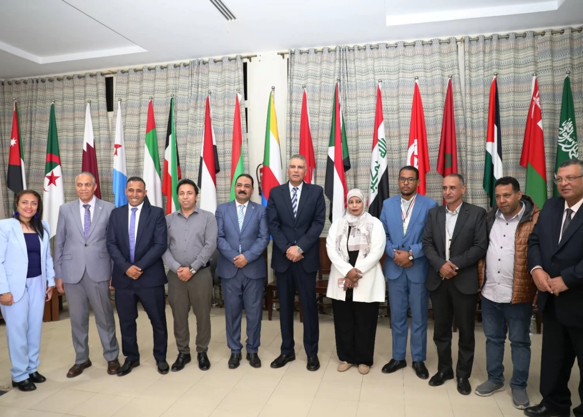 فى حوار مفتوح مع الشباب المشاركين بالمنتدى العربى الأفريقى الرابع عشر للشباب .. محافظ أسوان : نسير بخطى ثابتة نحو مستقبل تنموى مستدام 19 - جريدة المساء فى حوار مفتوح مع الشباب المشاركين بالمنتدى العربى الأفريقى الرابع عشر للشباب .. محافظ أسوان : نسير بخطى ثابتة نحو مستقبل تنموى مستدام 18 - جريدة المساء