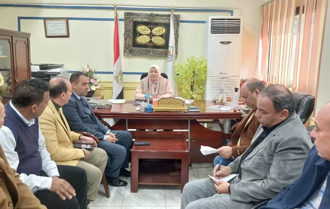 محافظ بني سويف يُتابع استعدادات التعليم لامتحانات الفصل الأول لصفوف النقل والشهادة الإعدادية 19 - جريدة المساء