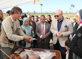 محافظ بني سويف يتفقد أعمال البعثة المصرية -الروسية لتوثيق وتنقيب وترميم معبد بطليموس 25 - جريدة المساء