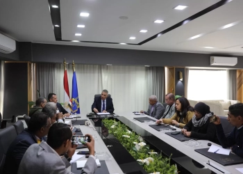 محافظ أسوان : إفتتاح المشروعات الجديدة بقطاعات العمل العام ومنها مشروع تطوير وتوسعة طريق السادات .. وإطلاق مبادة " أسوان بتتجمل " 25 - جريدة المساء