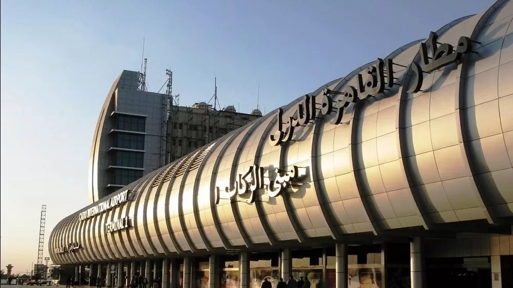 تفاصيل جديدة في قضية أستاذة التجميل المضبوطة بمطار القاهرة 19 - جريدة المساء