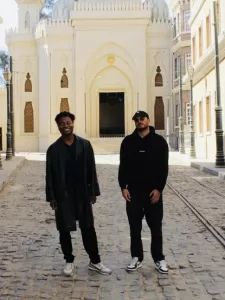 الممثل والمنتج الأمريكي Odain Watson يتجول فى استديوهات وشوارع مدينة الإنتاج الإعلامي 22 - جريدة المساء