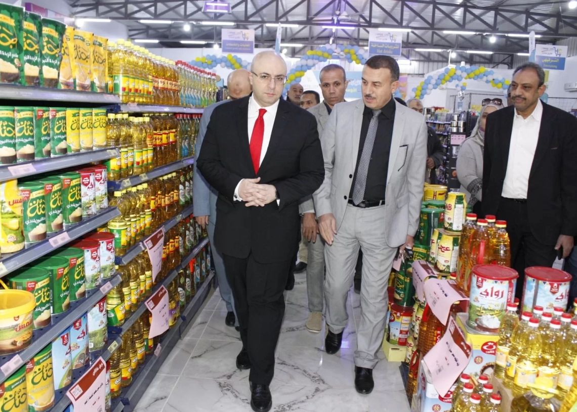 محافظ بني سويف يتفقد عدداً من المخابز البلدية ومنافذ صرف المقررات التموينية 18 - جريدة المساء