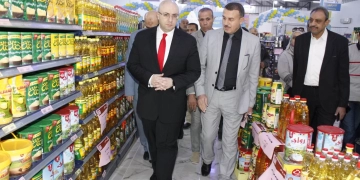 محافظ بني سويف يتفقد عدداً من المخابز البلدية ومنافذ صرف المقررات التموينية 1 - جريدة المساء