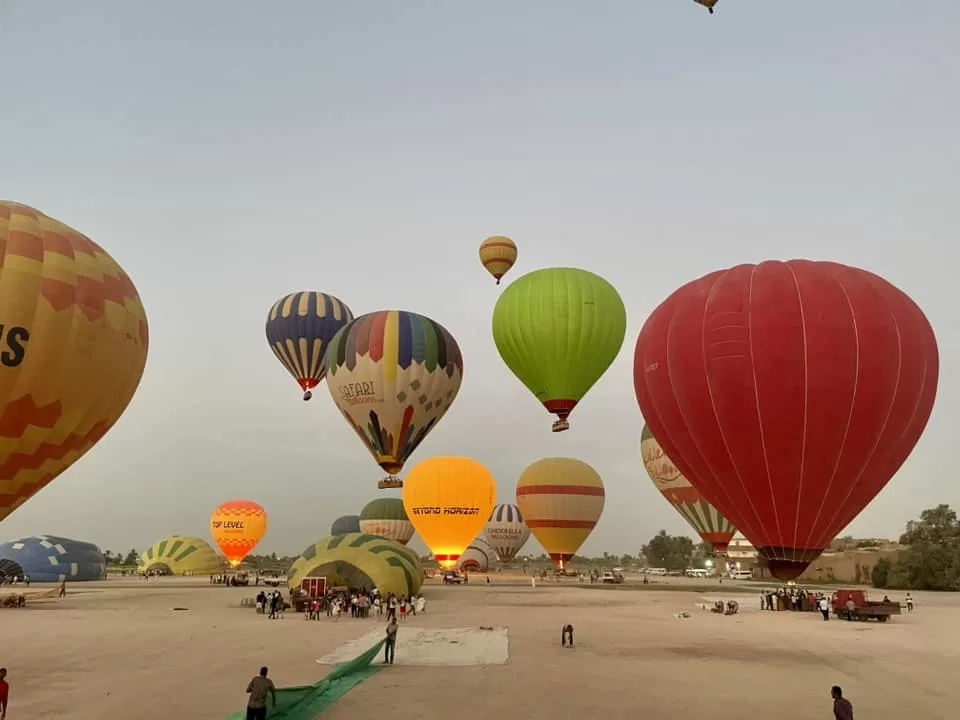 بسبب الأحوال الجوية.. تعليق رحلات البالون الطائر بالأقصر لليوم الثالث 17 - جريدة المساء