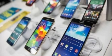 ماذا بعد .. قرار  إلغاء الإعفاء الجمركي عن الهواتف المحمولة الواردة من الخارج 1 - جريدة المساء