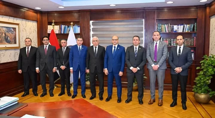 النائب العام يستقبل رئيس استئناف نيابة قنا لعرض انجاز القضايا 15 - جريدة المساء