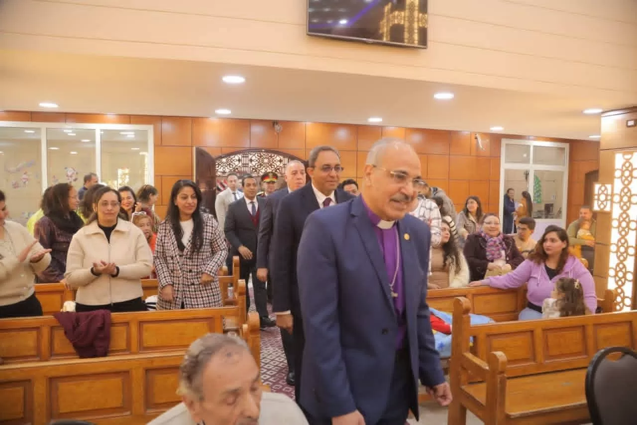 محافظ قنا يهنئ الأقباط باحتفالات عيد الميلاد بمطرانية الأرثوذكس 27 - جريدة المساء