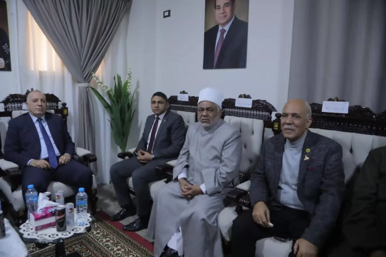 محافظ قنا يهنئ الأقباط باحتفالات عيد الميلاد بمطرانية الأرثوذكس 49 - جريدة المساء