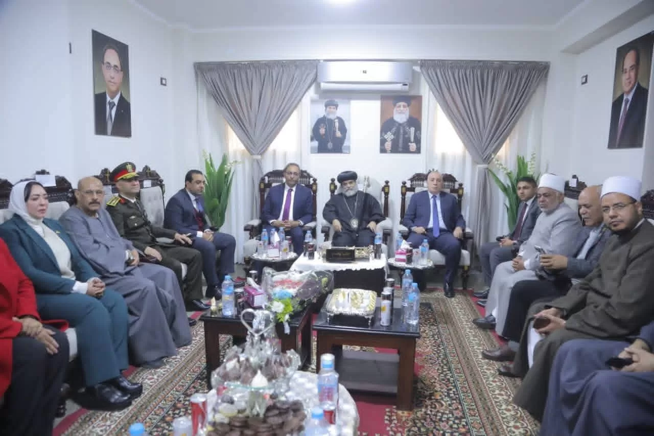 محافظ قنا يهنئ الأقباط باحتفالات عيد الميلاد بمطرانية الأرثوذكس 51 - جريدة المساء