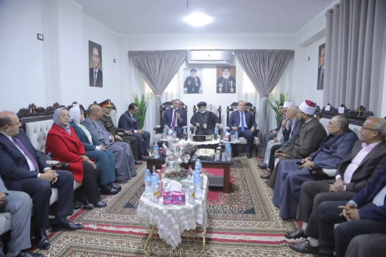 محافظ قنا يهنئ الأقباط باحتفالات عيد الميلاد بمطرانية الأرثوذكس 63 - جريدة المساء