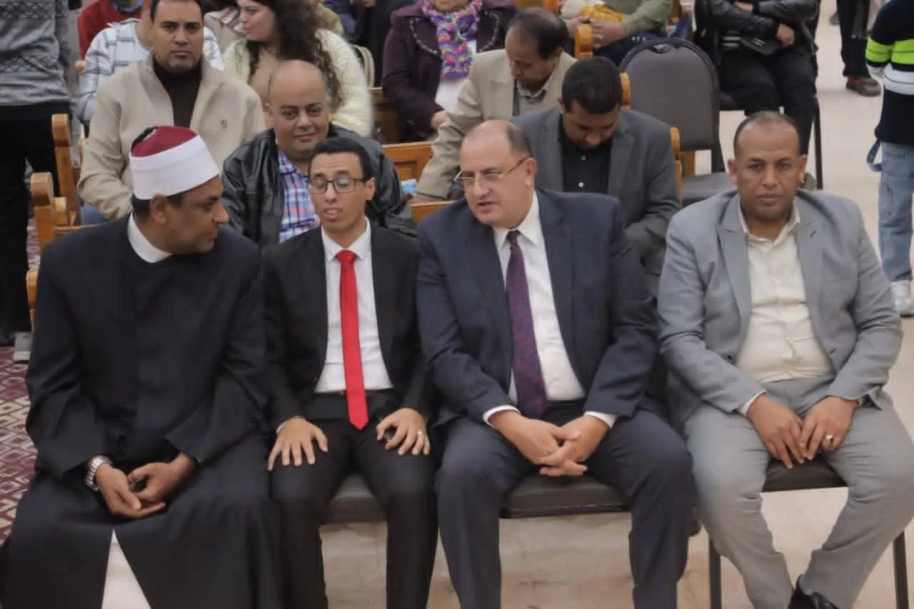 محافظ قنا يهنئ الأقباط باحتفالات عيد الميلاد بمطرانية الأرثوذكس 81 - جريدة المساء