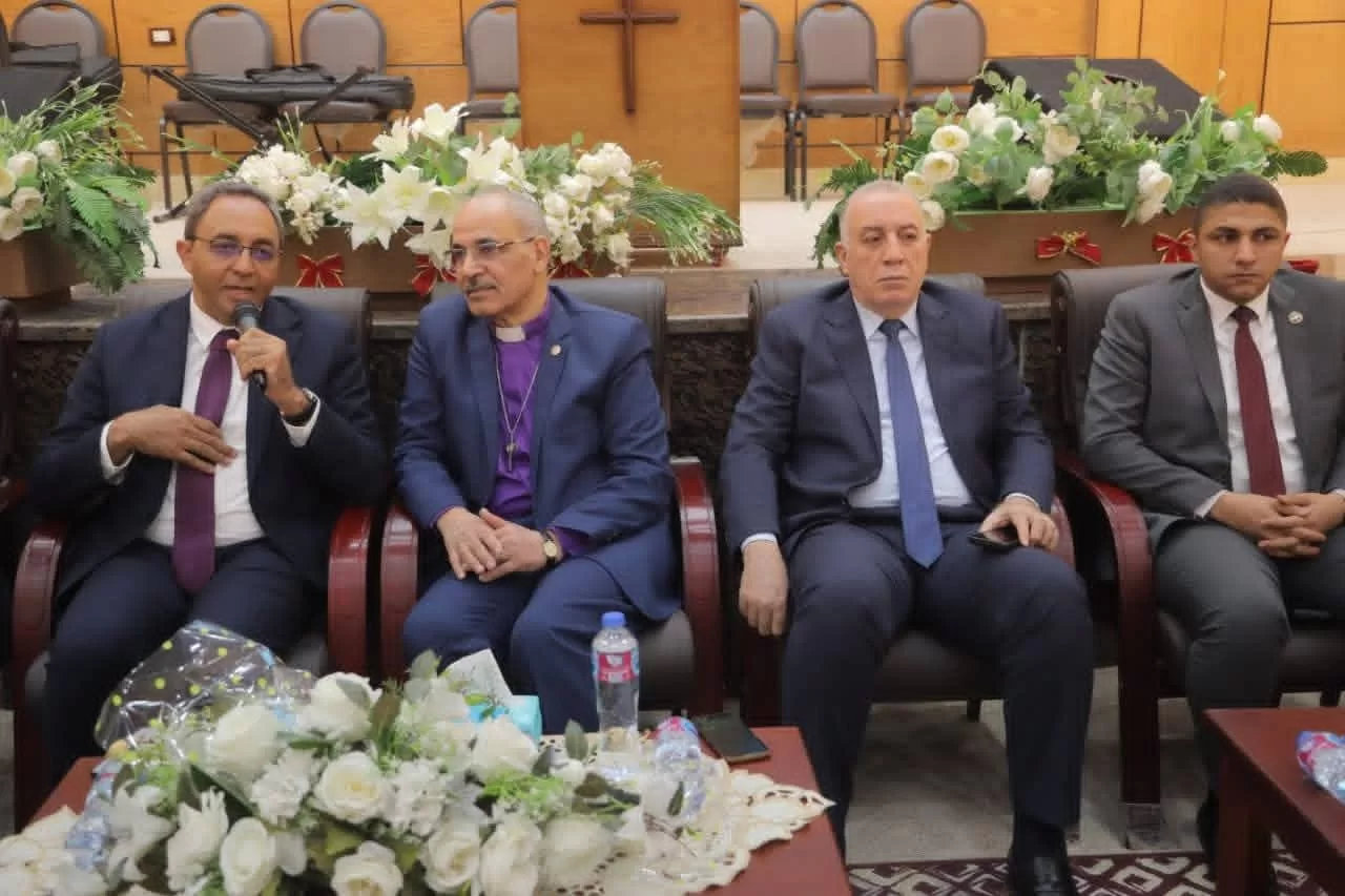 محافظ قنا يهنئ الأقباط باحتفالات عيد الميلاد بمطرانية الأرثوذكس 85 - جريدة المساء