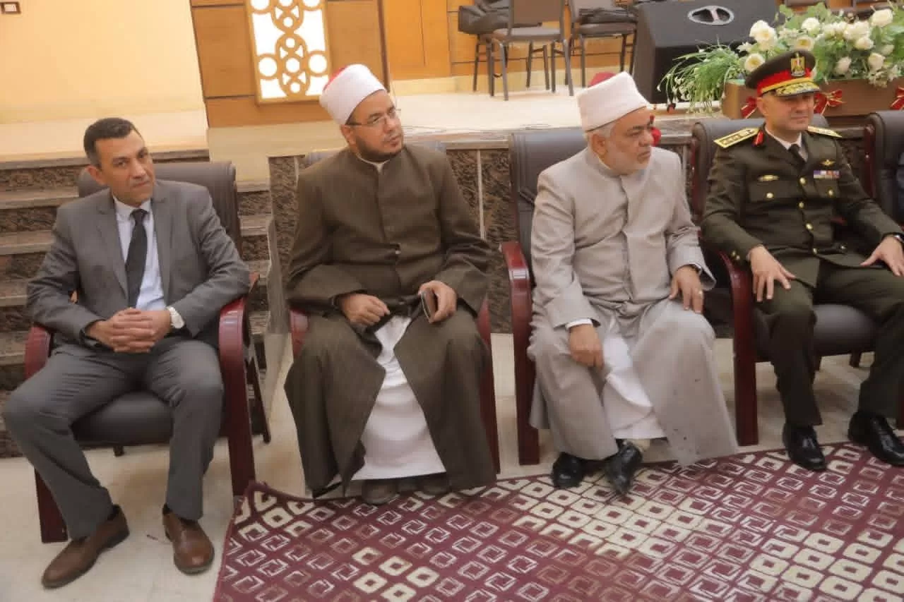 محافظ قنا يهنئ الأقباط باحتفالات عيد الميلاد بمطرانية الأرثوذكس 87 - جريدة المساء