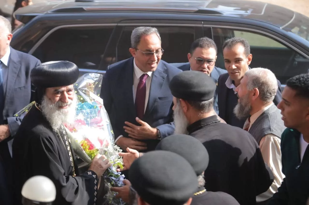 محافظ قنا يشارك أقباط قوص فرحتهم بعيد الميلاد 23 - جريدة المساء