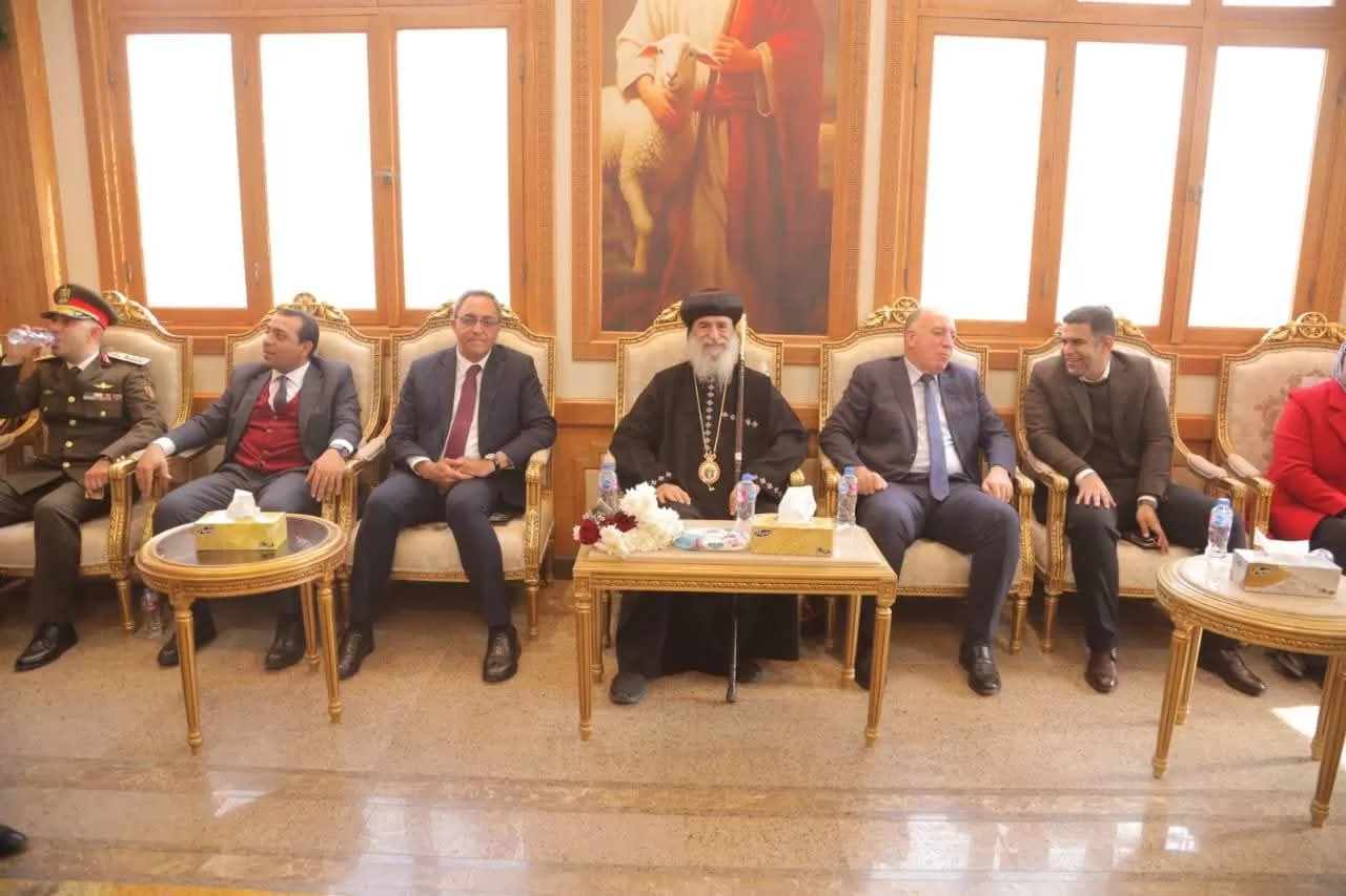 محافظ قنا يشارك أقباط قوص فرحتهم بعيد الميلاد 31 - جريدة المساء