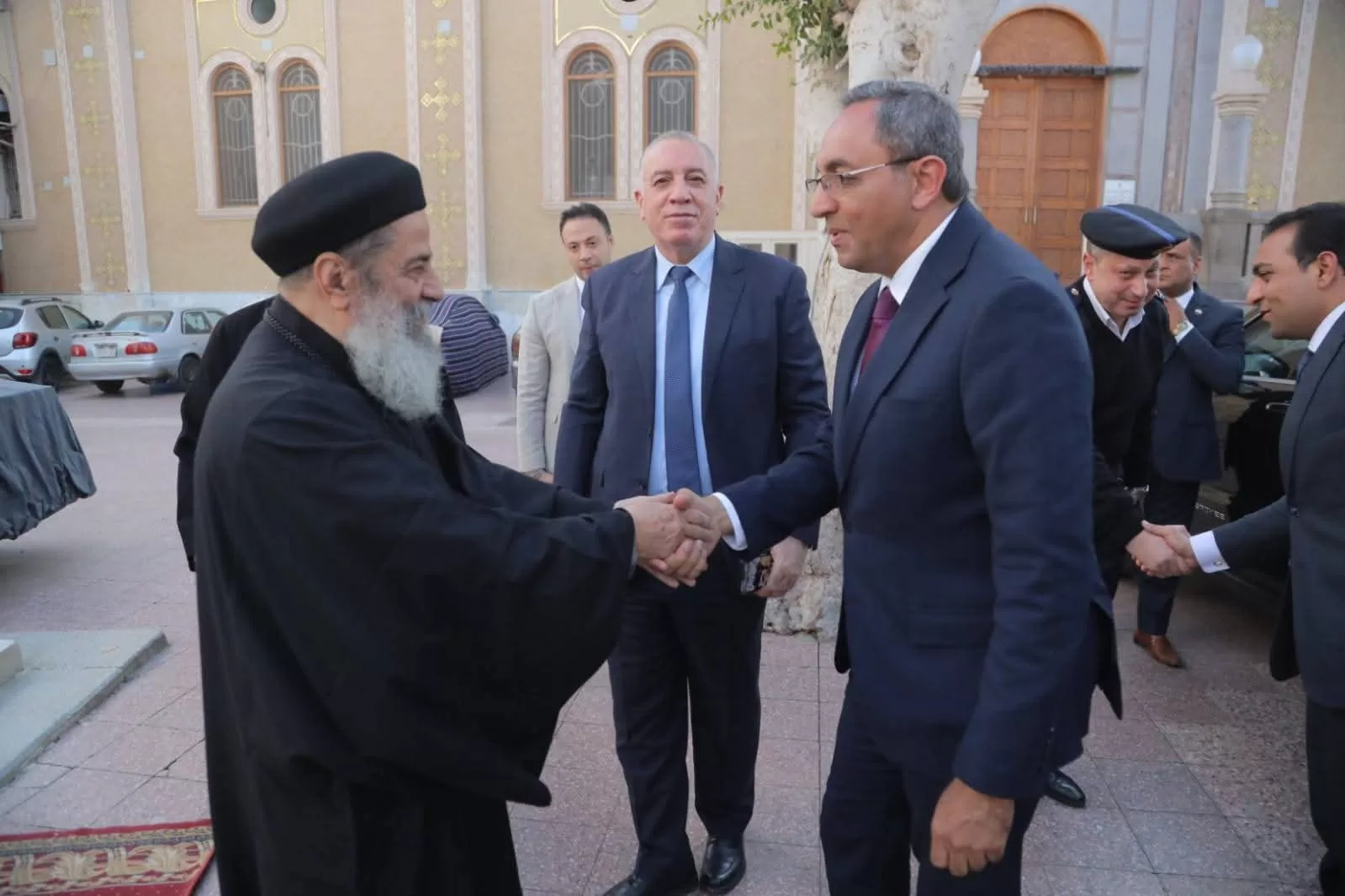 "عبدالحليم" يزور مطرانية الأقباط الأرثوذكس بقنا للتهنئة بعيد الميلاد المجيد 19 - جريدة المساء