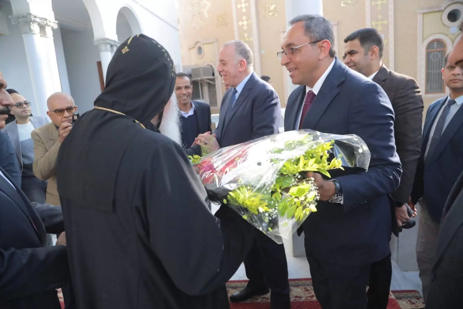 "عبدالحليم" يزور مطرانية الأقباط الأرثوذكس بقنا للتهنئة بعيد الميلاد المجيد 23 - جريدة المساء