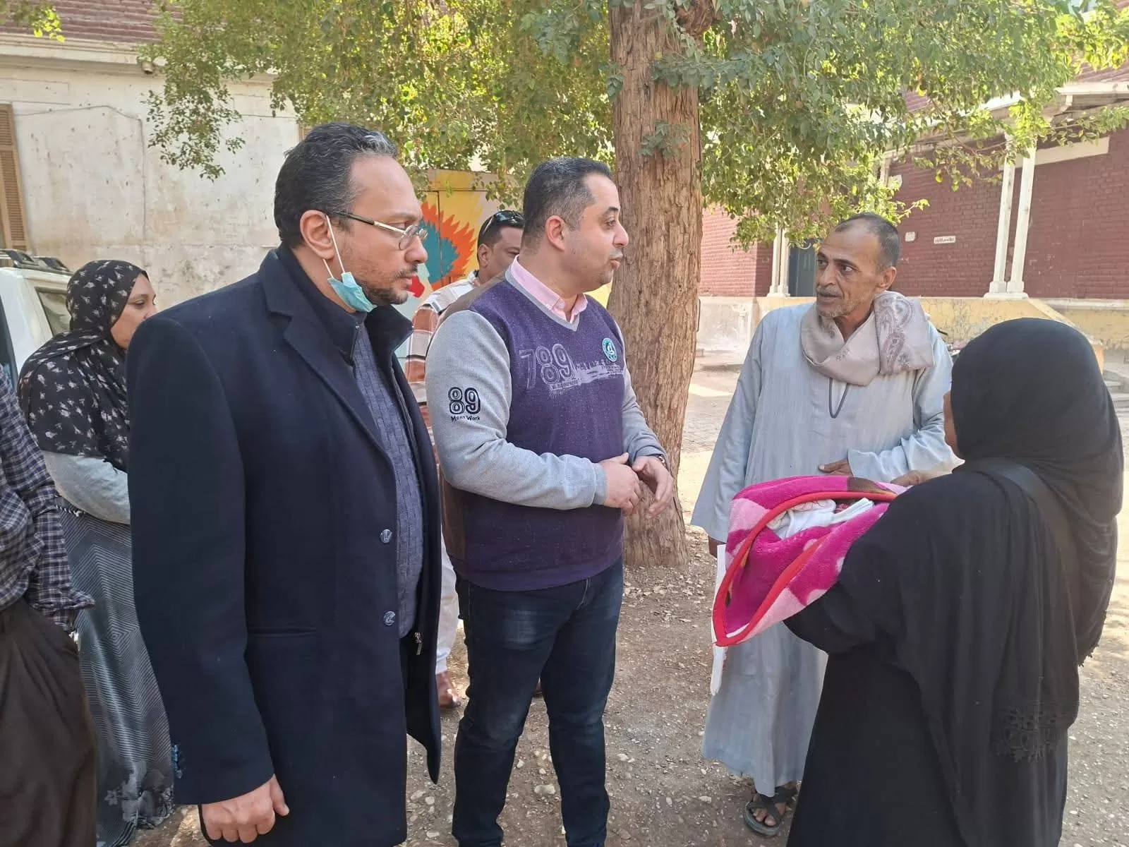 وكيل صحة قنا يتفقد مستشفى قوص لمتابعة الخدمات خلال أعياد الميلاد 32 - جريدة المساء وكيل صحة قنا يتفقد مستشفى قوص لمتابعة الخدمات خلال أعياد الميلاد 31 - جريدة المساء