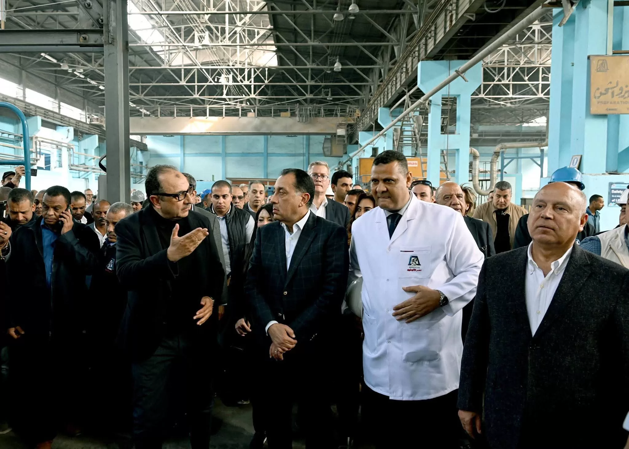رئيس الوزراء يتفقد خط الإنتاج الجديد لـ "السلك" بشركة مصر للألومنيوم بطاقة 60 ألف طن سنويًا 22 - جريدة المساء