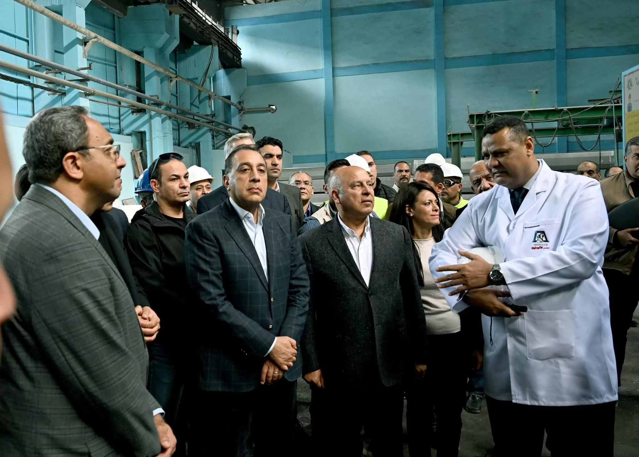 رئيس الوزراء يتفقد خط الإنتاج الجديد لـ "السلك" بشركة مصر للألومنيوم بطاقة 60 ألف طن سنويًا 32 - جريدة المساء