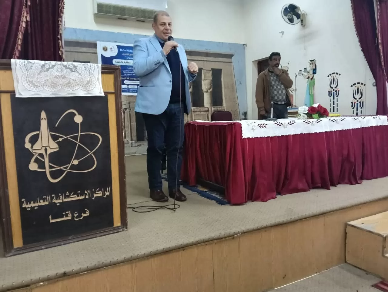 وكيل تعليم قنا يبحث الاستعدادات النهائية لامتحانات الشهادة الإعدادية 25 - جريدة المساء