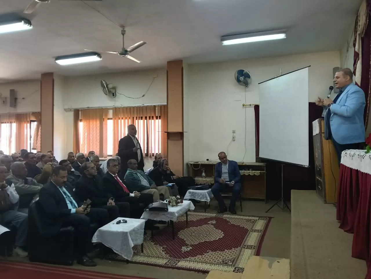 وكيل تعليم قنا يبحث الاستعدادات النهائية لامتحانات الشهادة الإعدادية 27 - جريدة المساء