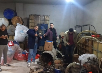 ضربة رقابية جديدة.. تشميع مصنع غير مرخص لإعادة تدوير زيوت السيارات بحدائق العاشر وضبط منتجات مغشوشة 24 - جريدة المساء ضربة رقابية جديدة.. تشميع مصنع غير مرخص لإعادة تدوير زيوت السيارات بحدائق العاشر وضبط منتجات مغشوشة 23 - جريدة المساء