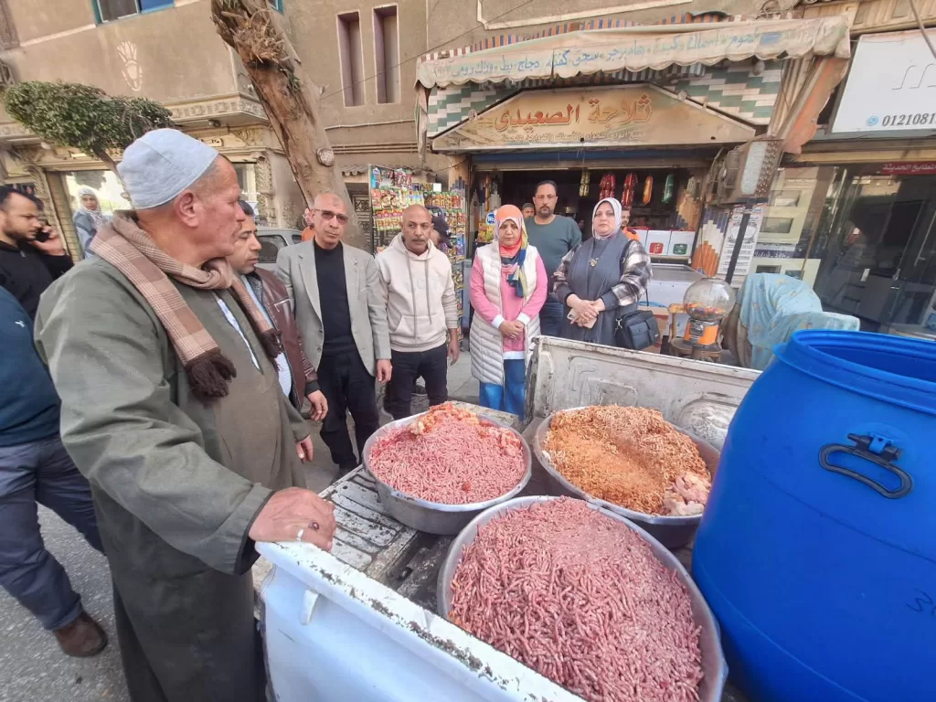 ضبط ربع طن لحوم مفرومة وفراخ فاسدة ببركة السبع 21 - جريدة المساء