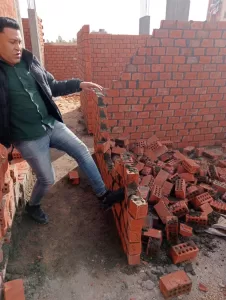 بالصور.. إزالة 11 حالة تعد بالبناء المخالف ب4 مناطق بمدينة أوسيم 75 - جريدة المساء