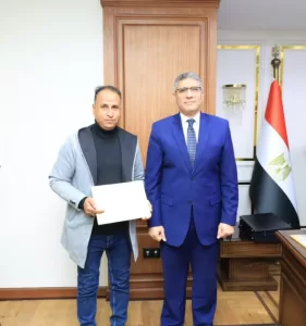 محافظ الجيزة يكرم المتميزين بإدارة الحملة بالديوان العام 36 - جريدة المساء