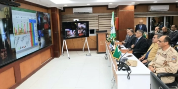 محافظ الجيزة يتابع غلق لجان الإعادة في اليوم الأول لانتخابات النواب 1 - جريدة المساء